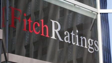 Jarro de agua fría de Fitch: mantiene la BBB+ para la deuda española por sus dudas sobre la recuperación y la incertidumbre electoral