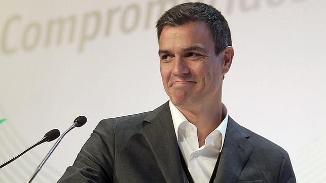 Sánchez se distancia de los 'copagos' de Ciudadanos y de las 'nacionalizaciones' de Podemos