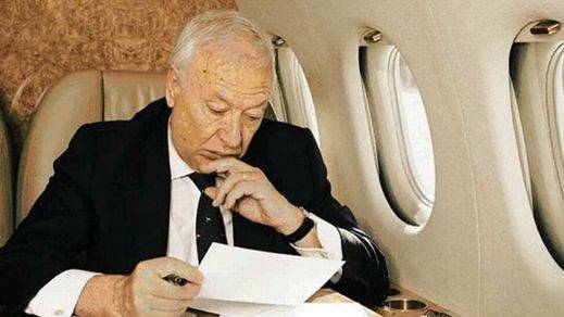 El otro perfil del ministro Margallo: hoy publica libro, 'Todos los cielos conducen a España'