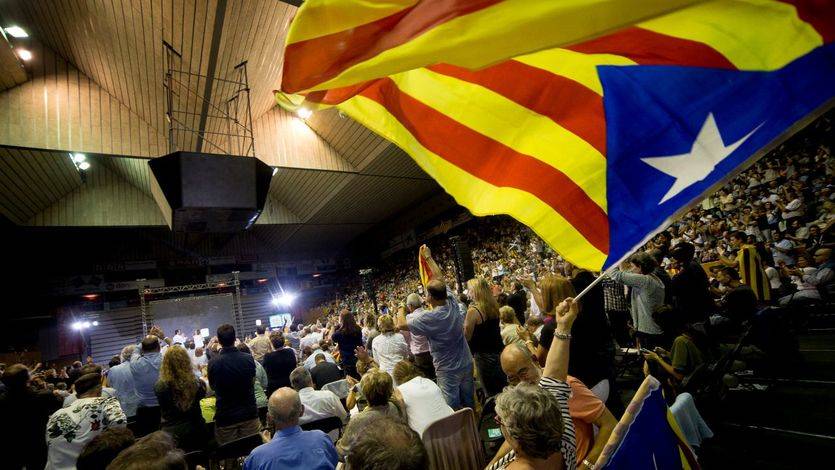 El Parlament se da prisas por aprobar el proceso hacia la independencia catalana