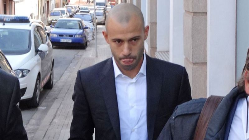 Tras reconocer su fraude, Mascherano negocia la multa con Hacienda