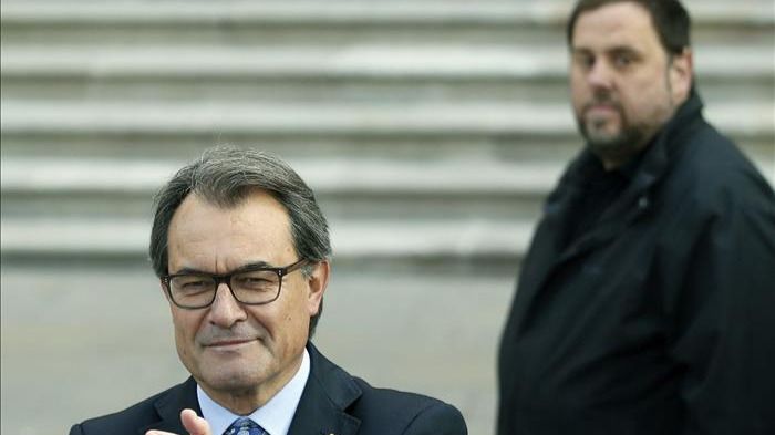 Cataluña afronta el inicio de independencia antes de que se debata la investidura de Mas