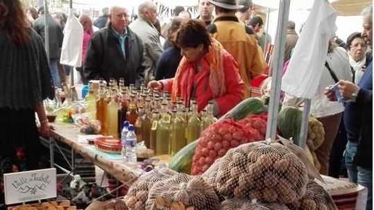 Nerpio duplica su población en su atractiva Feria de la Nuez y Productos Tradicionales