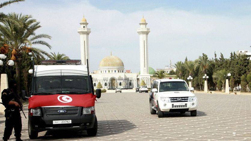Atentado en Túnez: más de una decena de muertos y el aeropuerto internacional, cerrado