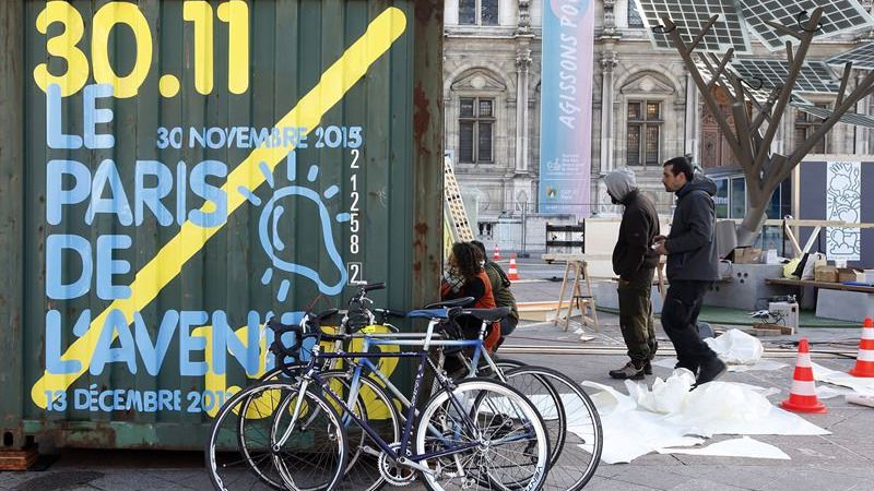Francia aprovecha el estado de emergencia para 'limpiar' París de activistas en vísperas de la Cumbre del Clima