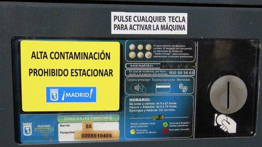 La 'boina' de Madrid amenaza con la prohibición de aparcar en el centro este miércoles