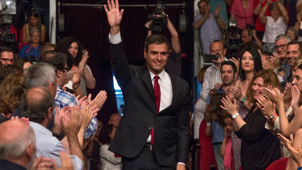 El líder del PSOE promete que lo primero será impulsar la reforma de la Constitución y luchar contra la violencia de género