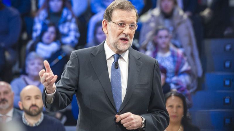 Rajoy mete miedo con un posible acuerdo PSOE-C's-Podemos: "Que los españoles sean conscientes de lo que están preparando"
