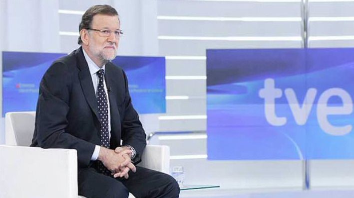 Rajoy, otra bomba electoral: los parados que encuentren trabajo no pagarán IRPF en un año y en dos si montan un negocio