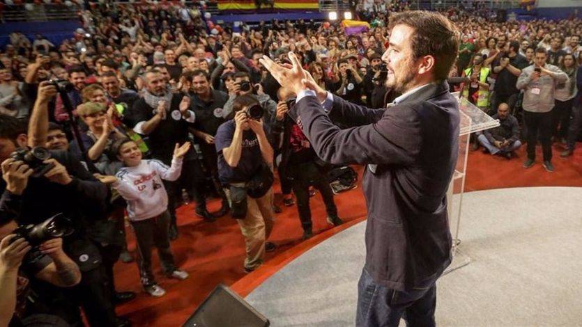 Garzón llega a tope de energías y entusiasmo pidiendo llenar las urnas de 'rebeldía' y 'votos rojos'