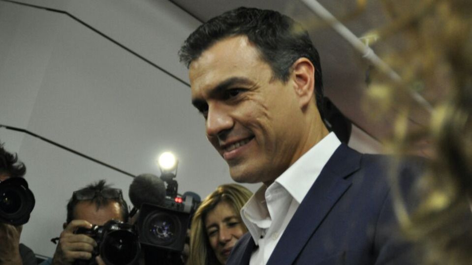 Pedro Sánchez se resiste como gato panza arriba: se presentará a la reelección como líder del PSOE
