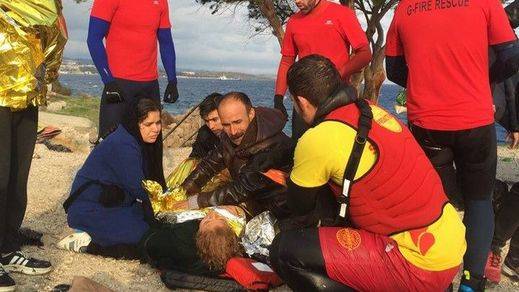 Bomberos españoles, testigos del drama de los refugiados en el 'gran cementerio' del Mediterráneo