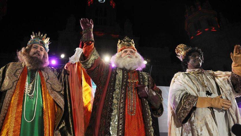 Los Reyes Magos al concluir la tradicional Cabalgata de Madrid