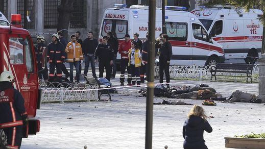 Apuntan a Estado Islámico como responsable del mortal atentado de Estambul