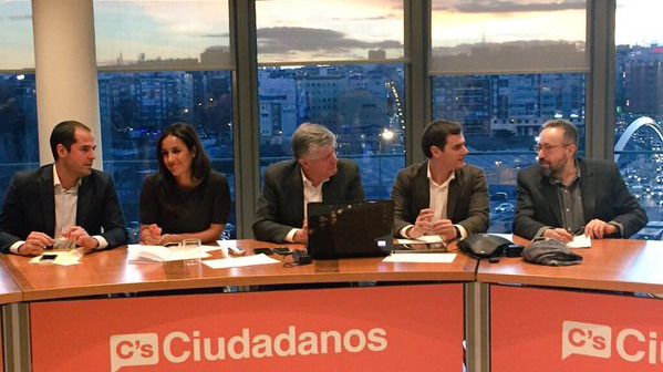 Ciudadanos reivindica su rol mediador en el primer gran acuerdo de legislatura con PP y PSOE