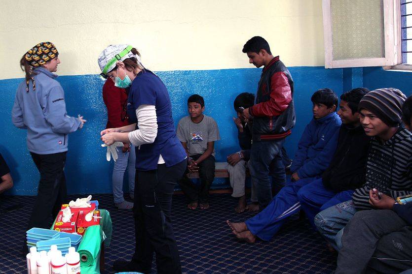 Varias ONGs, fundaciones y empresas han desarrollado el proyecto Navidades Solidarias para Nepal