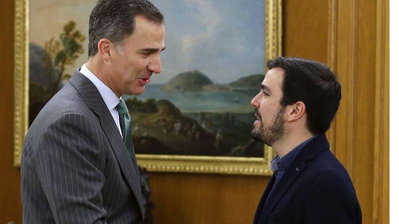 Alberto Garzón dice que no ve preocupado por la investidura al "ciudadano Felipe de Borbón"