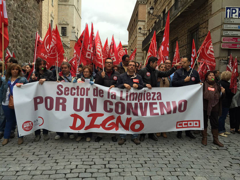 Un preacuerdo entre sindicatos y patronal en el sector limpieza de Toledo anula la huelga general