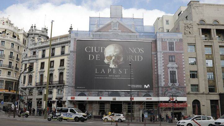 'La Peste está aquí', el cartel publicitario de una serie que enfada a la Iglesia