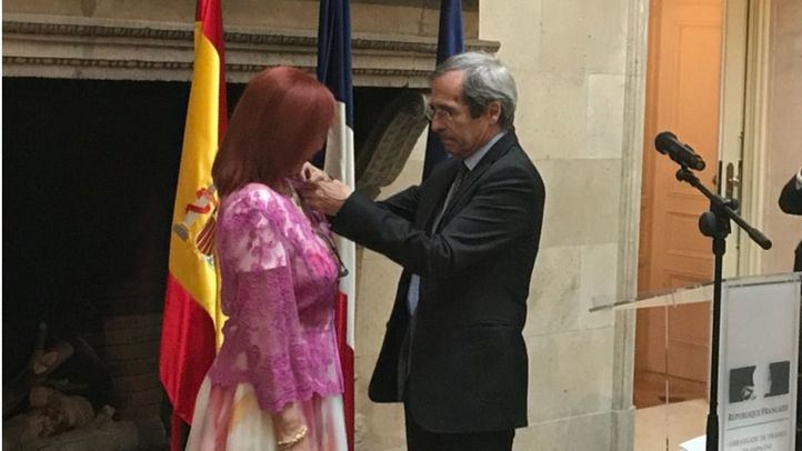 Karmen Garrido, distinguida con la Medalla Chevalier de L’Orde du Mérite