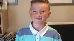 Qué le pasó a Alex Batty, el niño inglés desaparecido hace 6 años y hallado ahora en Francia