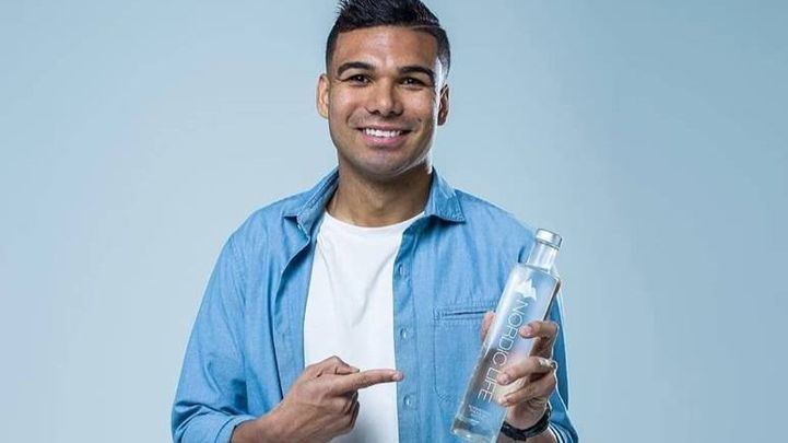 El Corte Inglés elige para sus barras de degustación el agua Nordic Life, de la que Casemiro es embajador