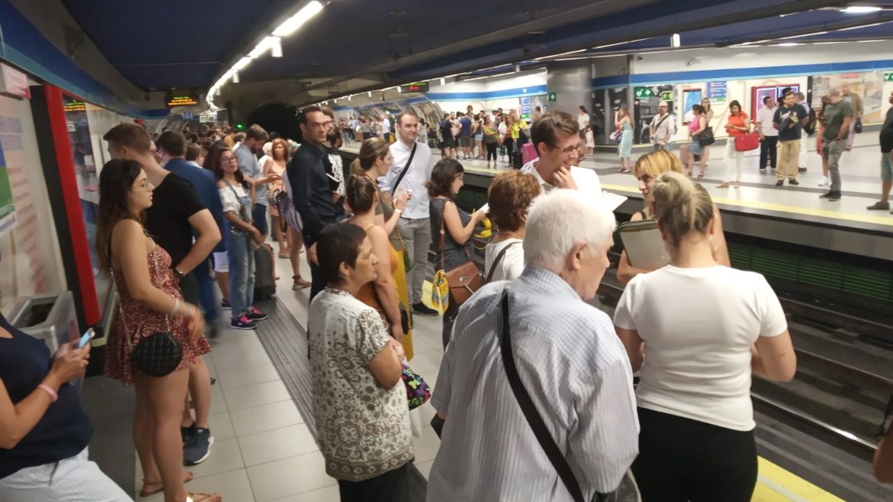 "Como sardinas en lata" y, además, "asfixiadas": Metro de Madrid y la reducción de frecuencias en verano