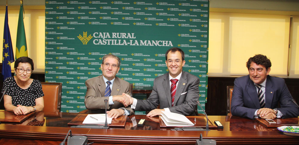 Caja Rural CLM atiende las demandas de financiación de los empresarios farmacéuticos
