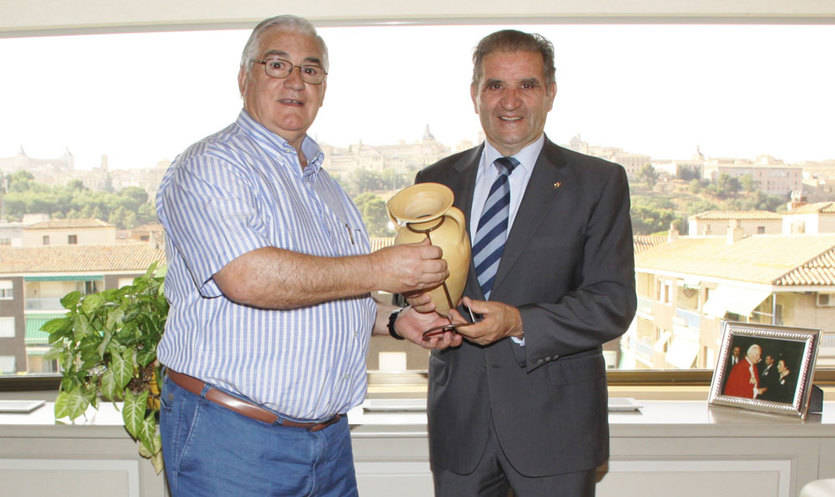 El “Trofeo Garnacha” premia a Caja Rural Castilla-La Mancha