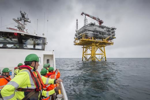 Visita del presidente de Iberdrola, Ignacio Galán, a la eólica marina de Saint-Brieuc