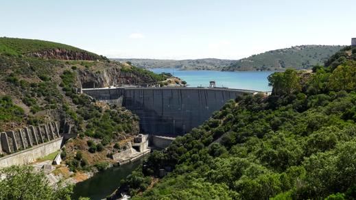 Central hidroeléctrica de bombeo en Valdecañas