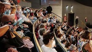 Tremenda polémica en el Teatro Real: se suspendió la función tras las quejas del público por falta de seguridad