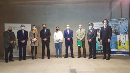 Javier Urra recibe el V Premio UICM como reconocimiento a su trayectoria profesional