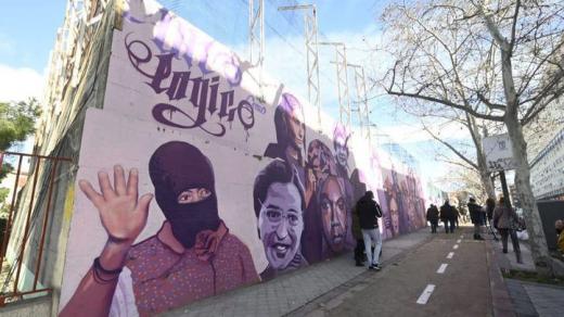 El mural feminista se queda en La Concepción convertido en símbolo de la lucha por la igualdad