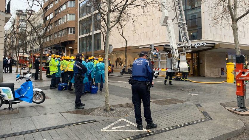 Desalojado El Corte Inglés de Serrano tras un incendio en la azotea