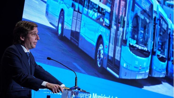 El alcalde de Madrid, José Luis Martínez-Almeida, en la presentación del plan estratégico de la EMT 2021-2025. (Foto: Ayuntamiento de Madrid)
