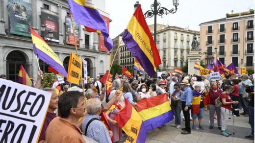 Colectivos republicanos protestan en Madrid contra la vuelta del rey emérito