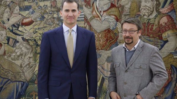 El Rey Felipe VI junto al portavoz de En Comú Podem, Xavier Domènech   