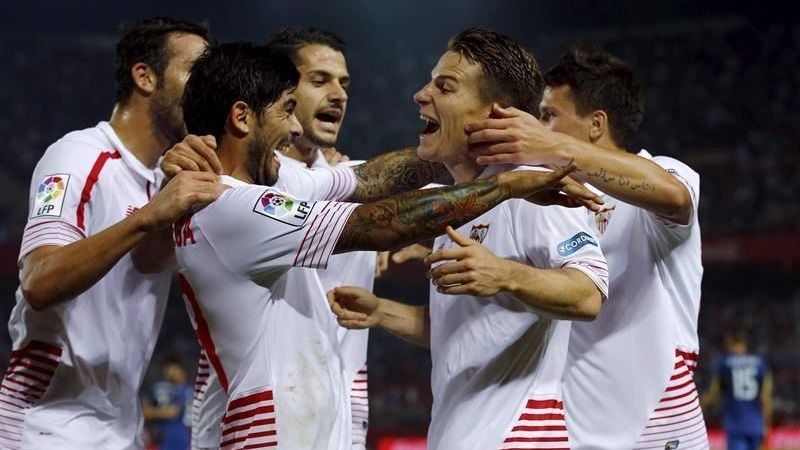Copa: el Sevilla cumple ante el Mirandés (2-0) y el Valencia perdona a Las Palmas (1-1)