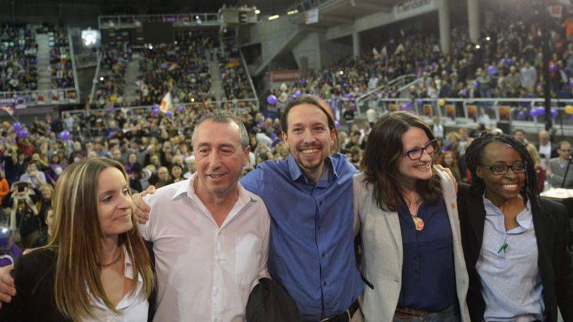 De izquierda a derecha: Ángela Ballester, Joan Baldoví, Pablo Iglesias, Mónica Oltra y Rita Bosaho durante la campaña del 20-D