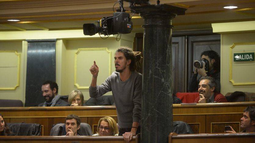 El PP se aparta de las rastas de los diputados de Podemos: no se sentarán sobre el banco azul del Gobierno