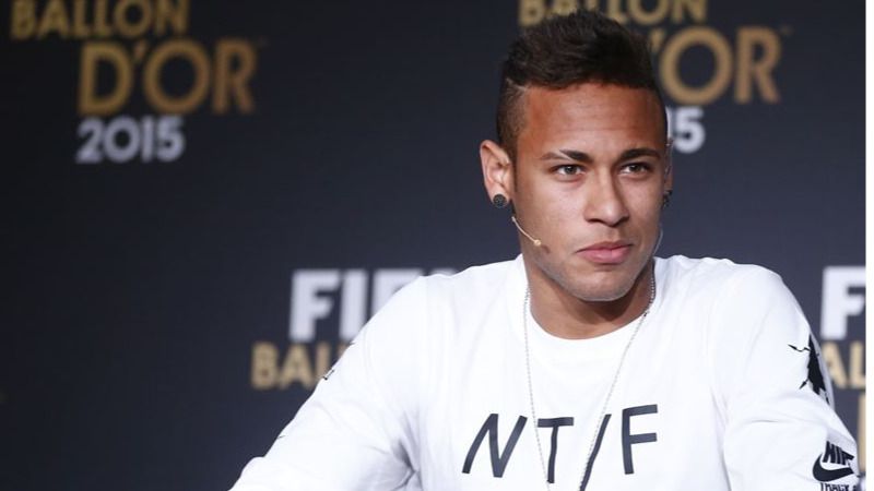 Neymar y su padre, condenados en Brasil por impago de impuestos atrasados