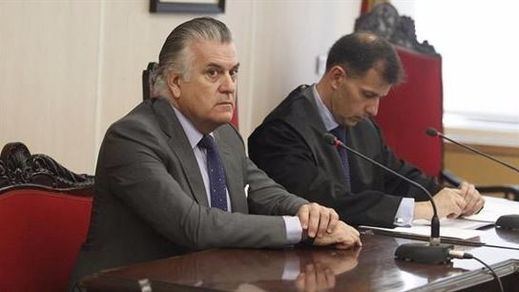 Bárcenas apunta a Cospedal en la destrucción de unos ordenadores que guardaban 'recibís' de pagos en B
