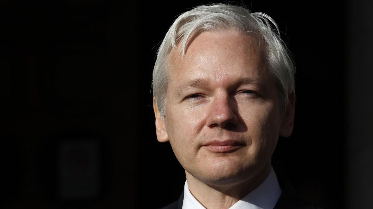 Los expertos de la ONU dan la razón a Assange pero Reino Unido le detendrá si sale de su 'refugio'