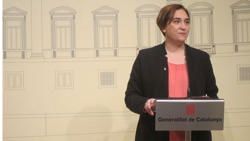Ada Colau pide la libertad de los titiriteros detenidos en Madrid