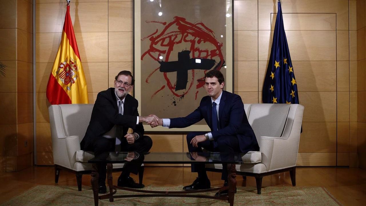 Rajoy y Rivera seguirán dialogando pese a no ponerse de acuerdo en quién debe liderar el Gobierno