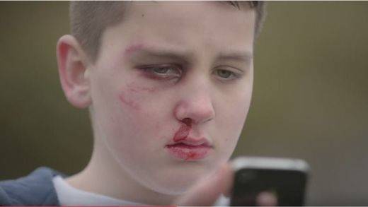 Un niño de 13 años denuncia las consecuencias del ciberacoso en un vídeo viral