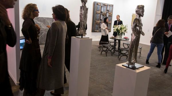 El Ministerio de Educación y el Museo Reina Sofía sacan la 'chequera' en ARCO