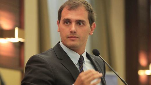 Rivera vuelve a arremeter contra Rajoy: 