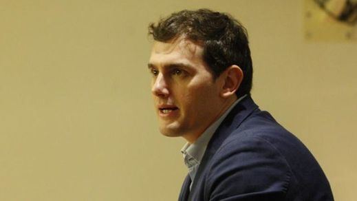 Rivera cierra su alianza con el PSOE asegurando que Rajoy ha roto 